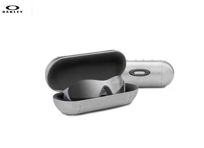 Oakley AOO1531AT – Estuche Metal Vault